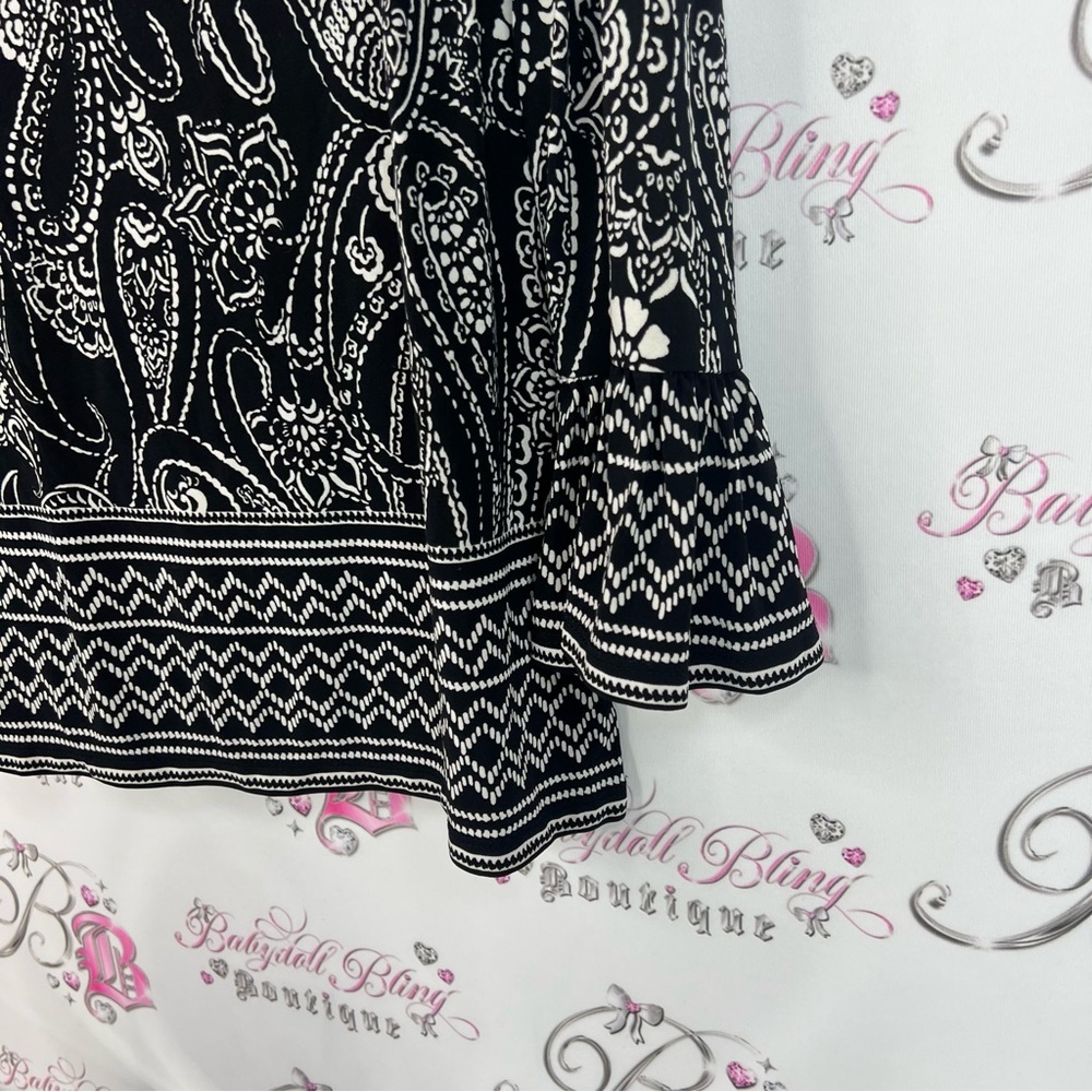 Kasper long sleeve blouse bell bottom sleeves Black and White Paisley Blouse - Picture 3 of 8
